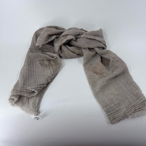 SAACHI Luxury Tan and Gold Textured Scarf with floral print- Beautifully made - Picture 2 of 11